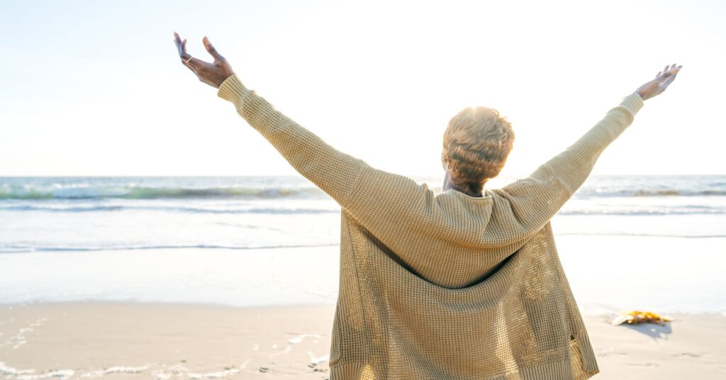 retirement-plan-new-york-woman-on-beach